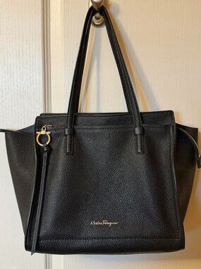 Salvatore Ferragamo | Bags | Salvatore Ferragamo Black One Vara